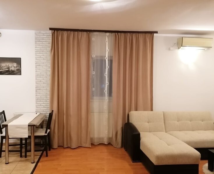 Complex Rasarit de Soare, Titan.